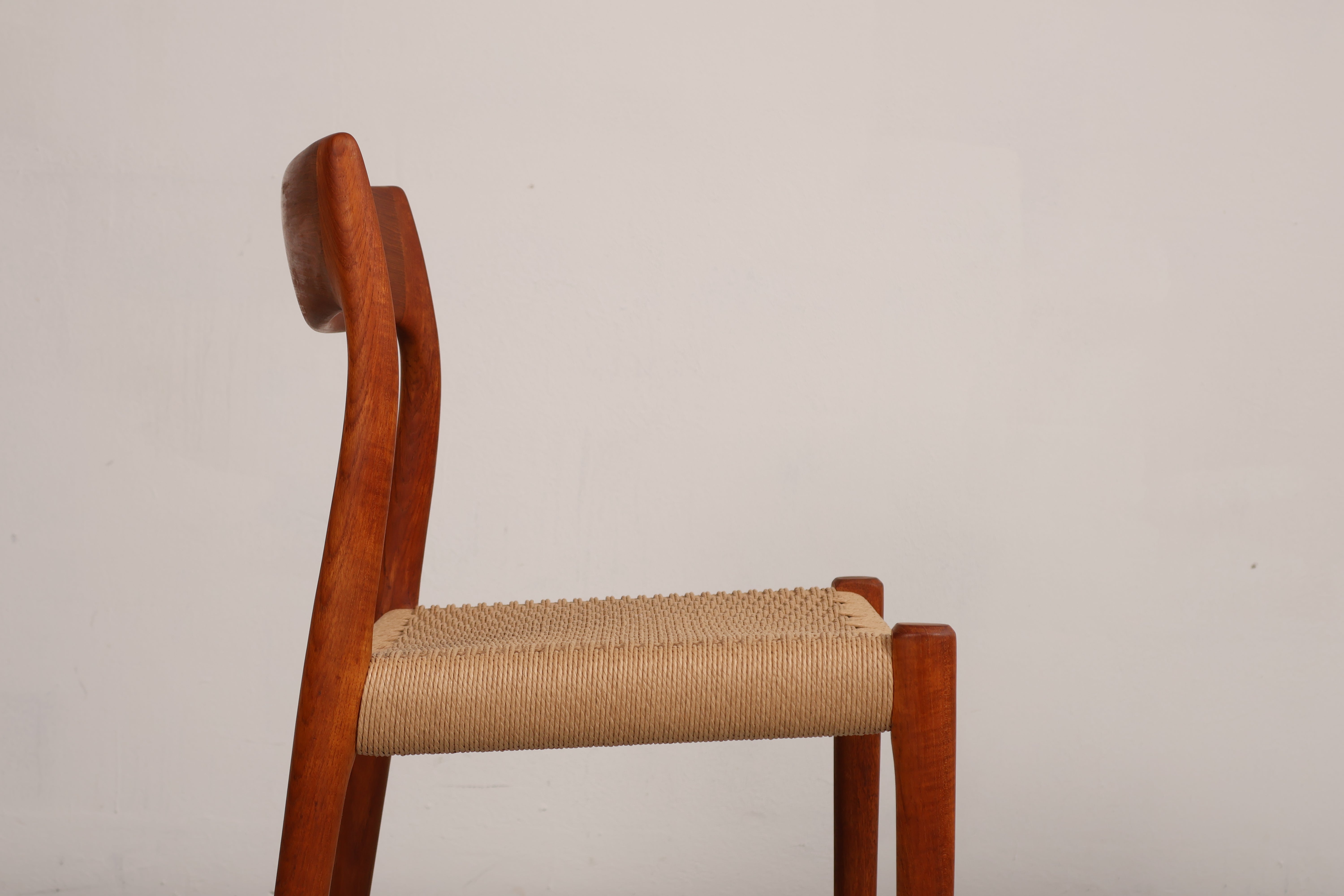 Stuhl „Modell 77“ von Niels Otto Møller, Teak, Papierkordel, 60er, Dänemark