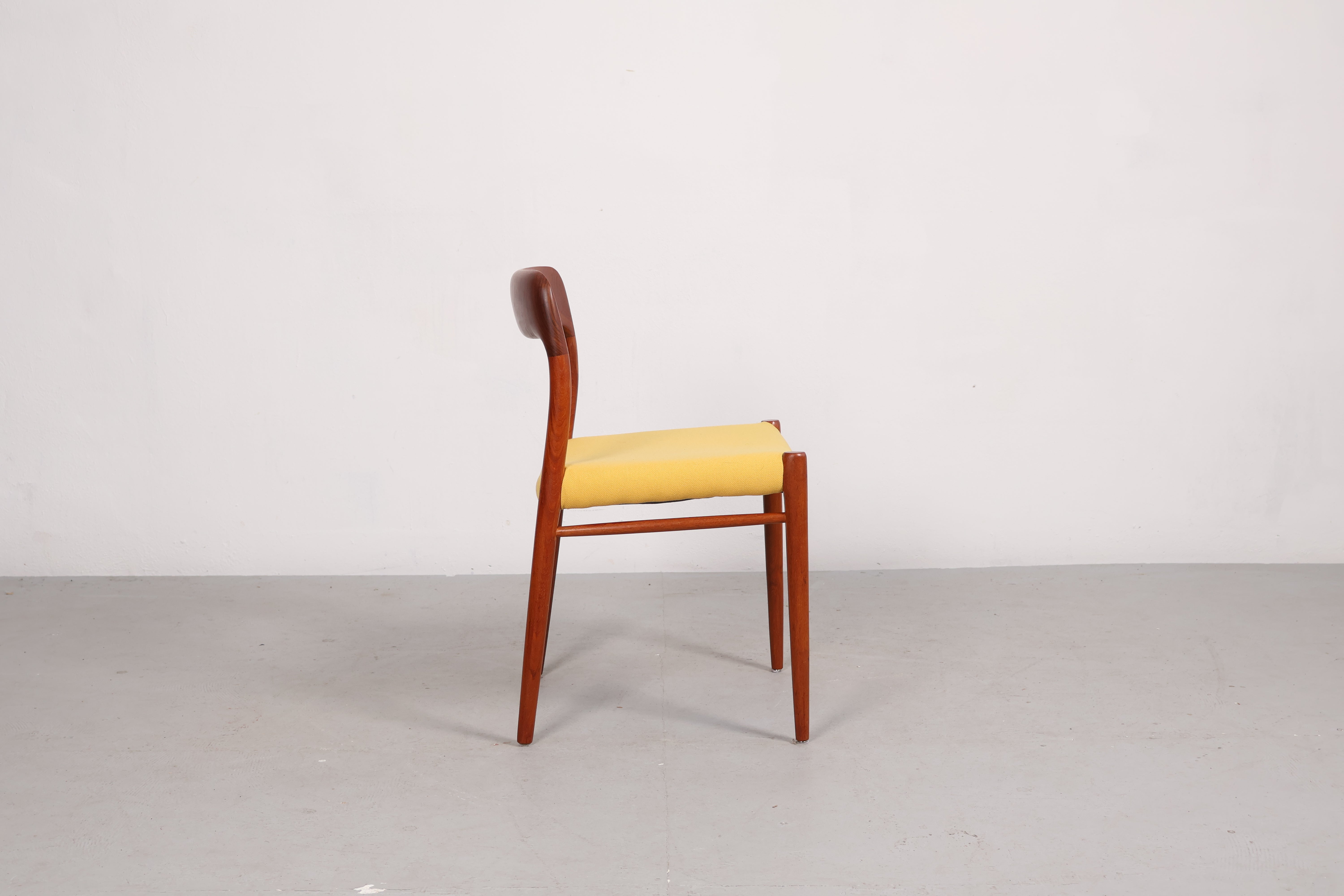 Stuhl „Modell 75“ von Niels Otto Møller, Teak, Stoff, 60er, Dänemark