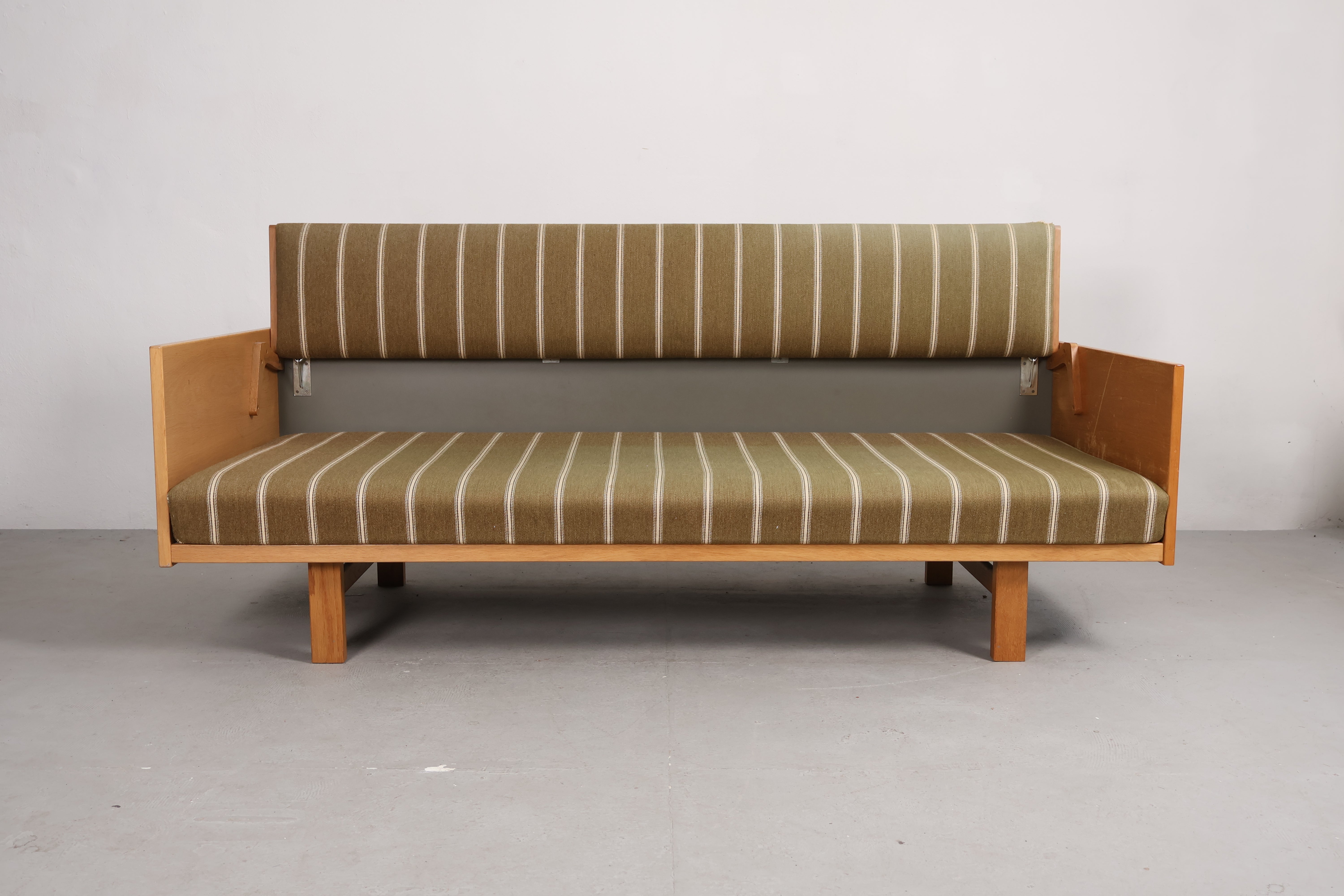 3er-Sofa von Hans Wegner, Eiche, Stoff, 60er, Dänemark
